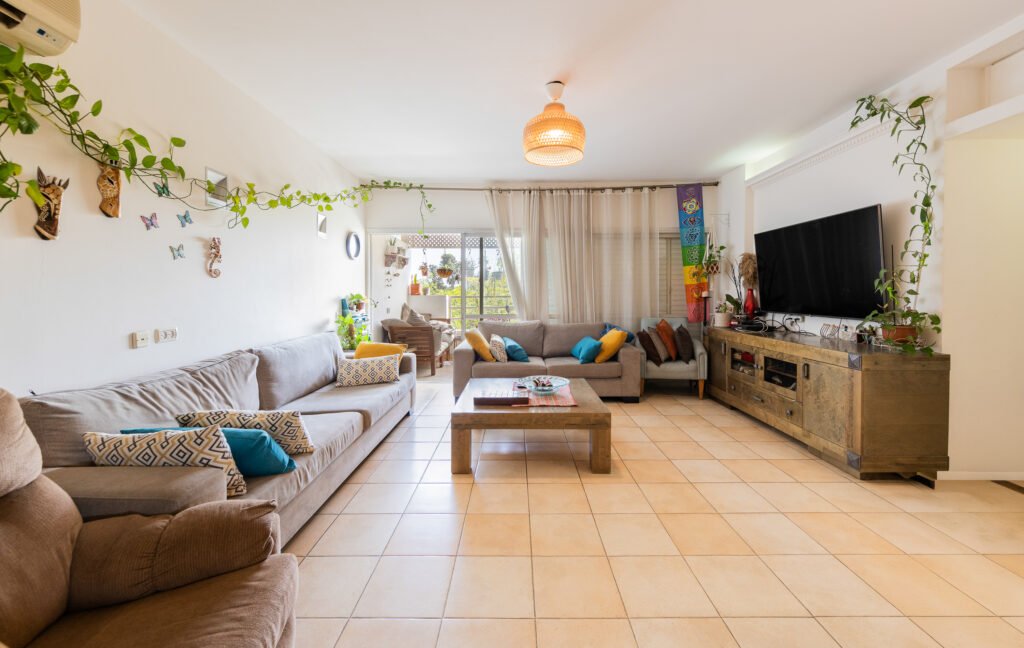 דירת 4.5 חדרים בבניין בוטיק קהילתי — גני אילן